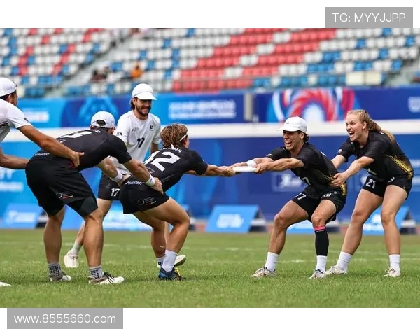 成都飞盘队在攀岩联赛中的默契配合与精彩表现分析