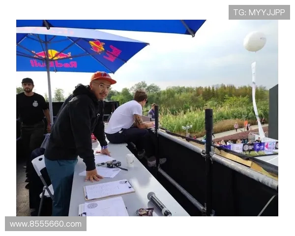 深圳滑板队在世界滑板锦标赛中的崛起与突破之路全景回顾 深圳滑板队在世界滑板锦标赛中的崛起与突破之路全景回顾