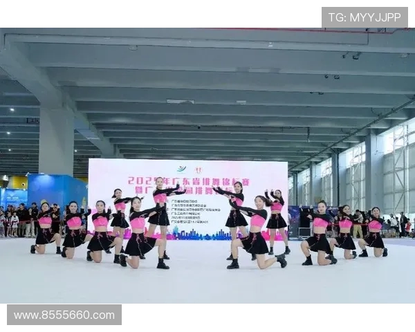 深圳街舞队的团队协作探索与创意碰撞之旅 深圳街舞队的团队协作探索与创意碰撞之旅