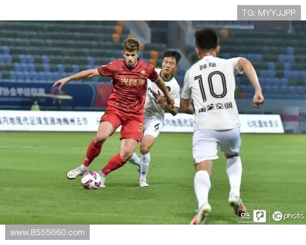 淄博蹴鞠迎战山西球队全力以赴争夺胜利的精彩对决