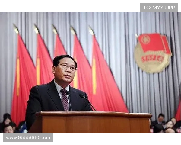 李强专访：从青涩少年到足球巨星的奋斗与梦想回顾